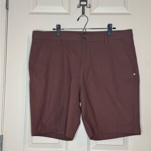Vuori Meta Men’s Shorts 8”burgundy